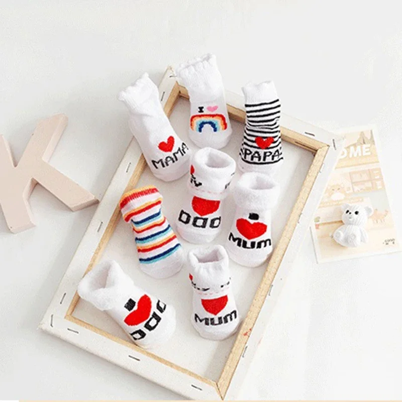 春夏ベビーガールズボーイズ綿ソフト暖かい靴下新生児幼児レター - Baby Products Website のレビューと価格