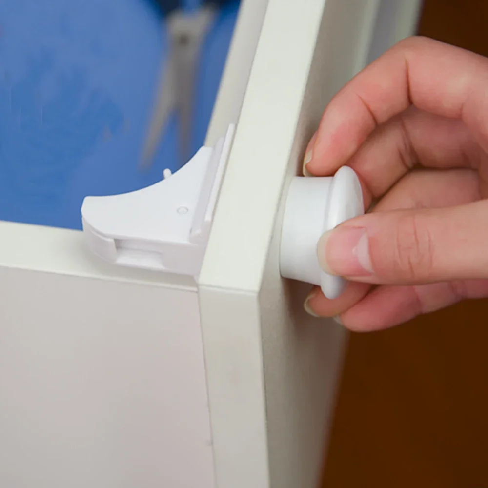 ベビー安全ロック目に見えないロック子供セキュリティ引き出しラ - Baby Gate Stairs のレビューと価格